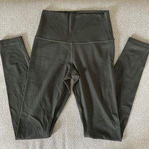 Lululemon align 25” leggings! Size 4. Good condition.
